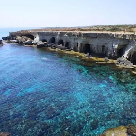 빌라 Beautiful 5 Star Holiday In A Prime Location In Protaras, Book Early To Secure Your Dates, 1266