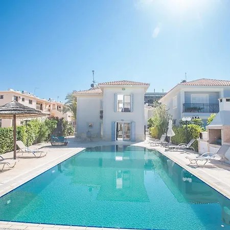빌라 Beautiful 5 Star Holiday In A Prime Location In Protaras, Book Early To Secure Your Dates, 1266 프로타라스