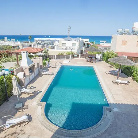 빌라 Beautiful 5 Star Holiday In A Prime Location In Protaras, Book Early To Secure Your Dates, 1266 *