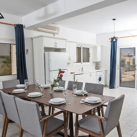 Villa Beautiful 5 Star Holiday In A Prime Location In Protaras, Book Early To Secure Your Dates, 1266 Protaras